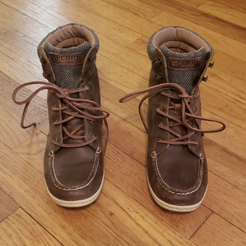 Leather boots by Sperry. Brown chevron detail. Size 7.5